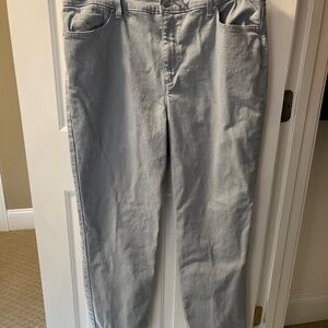 Womens Gloria Vanderbilt Amanda Light Blue Jeans - Size 18